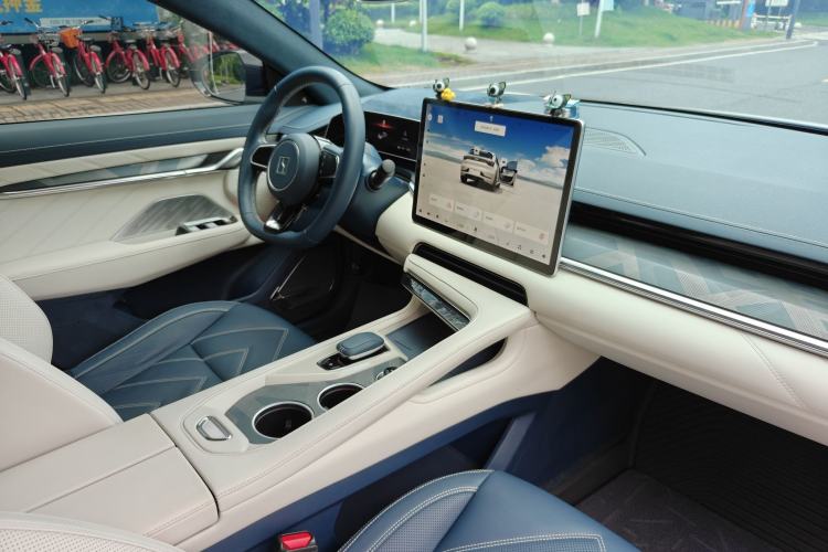 Used Zeekr 001 2023 WE Edition 86 kWh Interior 5