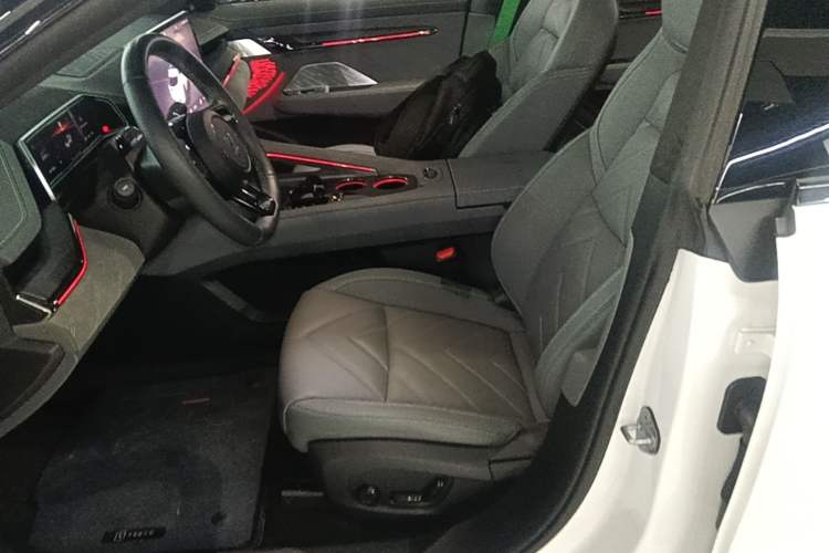 Used Zeekr 001 2023 WE Edition 86 kWh Left Front Seat