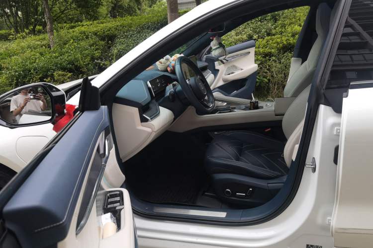 Used Zeekr 001 2023 ME Edition 100 kWh Left Front Seat