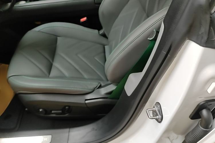 Used Zeekr 001 2023 WE Edition 86 kWh Left Front Seat
