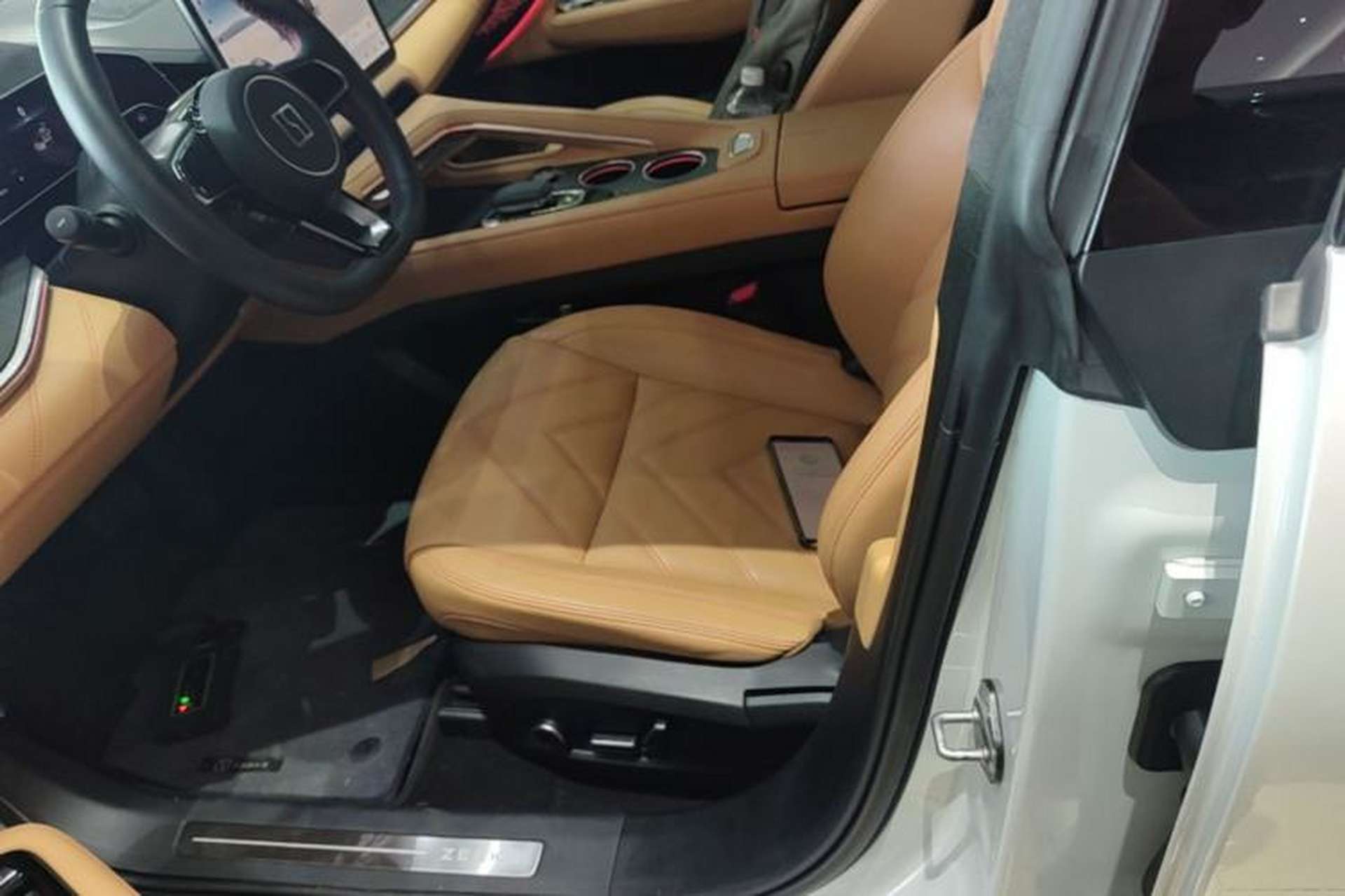 Used Zeekr 001 2023 WE Edition 86 kWh Left Front Seat