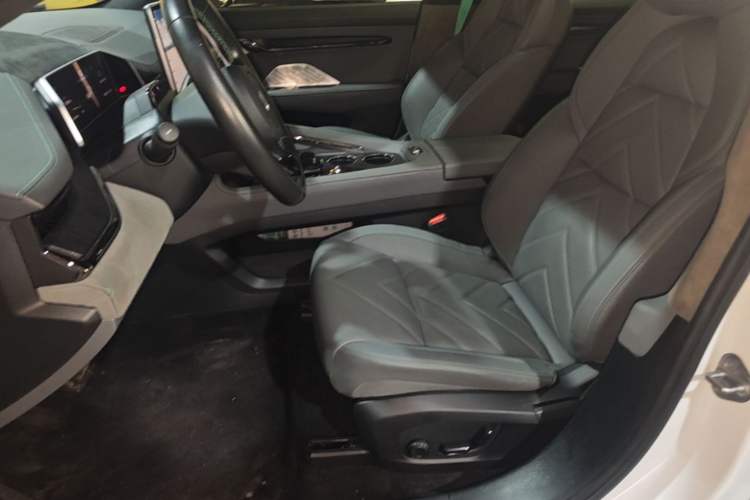 Used Zeekr 001 2023 WE Edition 86 kWh Left Front Seat