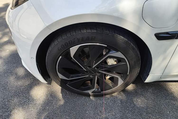 Used Zeekr 001 2023 WE Edition 86 kWh Left Front Wheel Hub