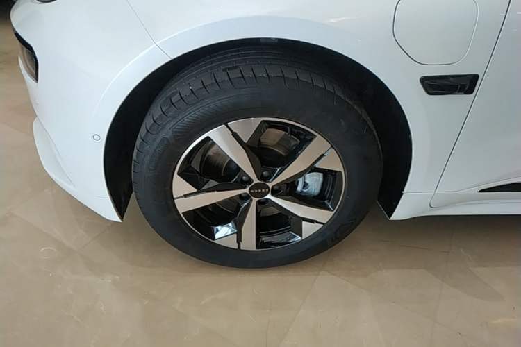 Used Zeekr 001 2023 WE Edition 100 kWh Left Front Wheel Hub