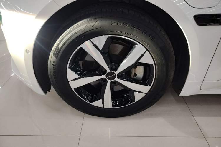 Used Zeekr 001 2023 WE Edition 100 kWh Left Front Wheel Hub