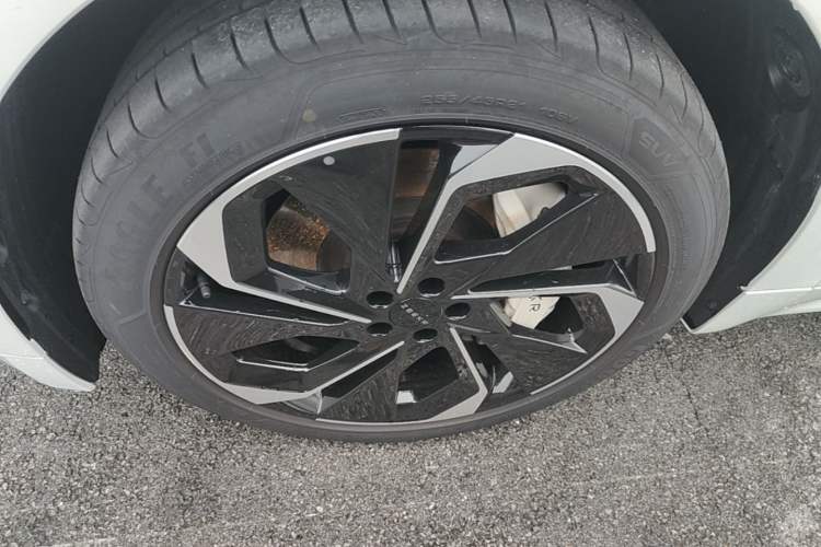 Used Zeekr 001 2023 ME Edition 100 kWh Left Front Wheel Hub