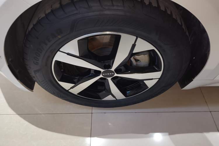 Used Zeekr 001 2023 WE Edition 100 kWh Left Front Wheel Hub