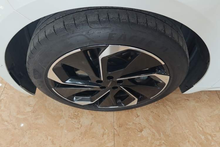 Used Zeekr 001 2023 WE Edition 100 kWh Left Front Wheel Hub