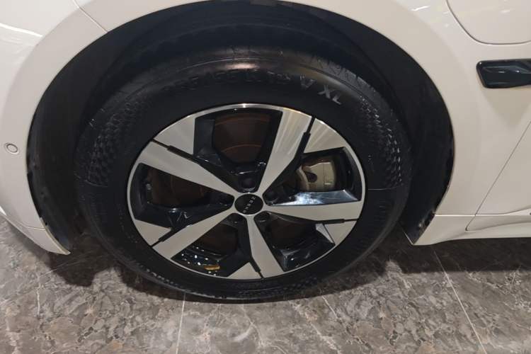 Used Zeekr 001 2023 WE Edition 86 kWh Left Front Wheel Hub
