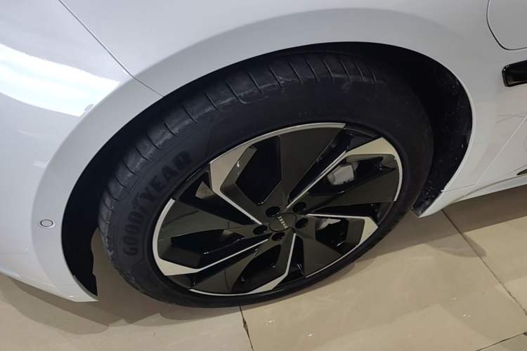 Used Zeekr 001 2023 WE Edition 86 kWh Left Front Wheel Hub