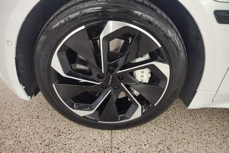 Used Zeekr 001 2023 WE Edition 100 kWh Left Front Wheel Hub