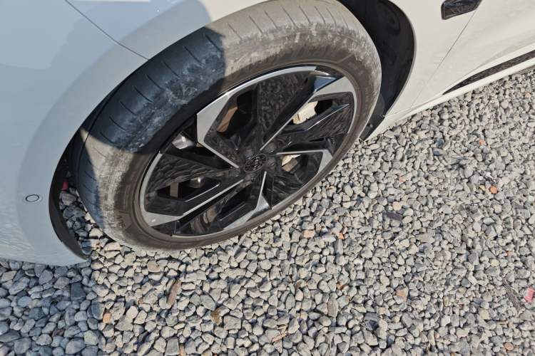 Used Zeekr 001 2023 ME Edition 100 kWh Left Front Wheel Hub