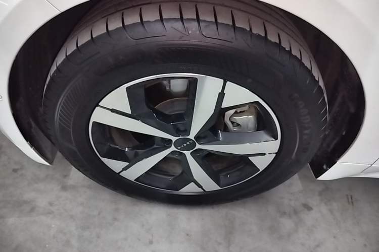 Used Zeekr 001 2023 WE Edition 100 kWh Left Front Wheel Hub
