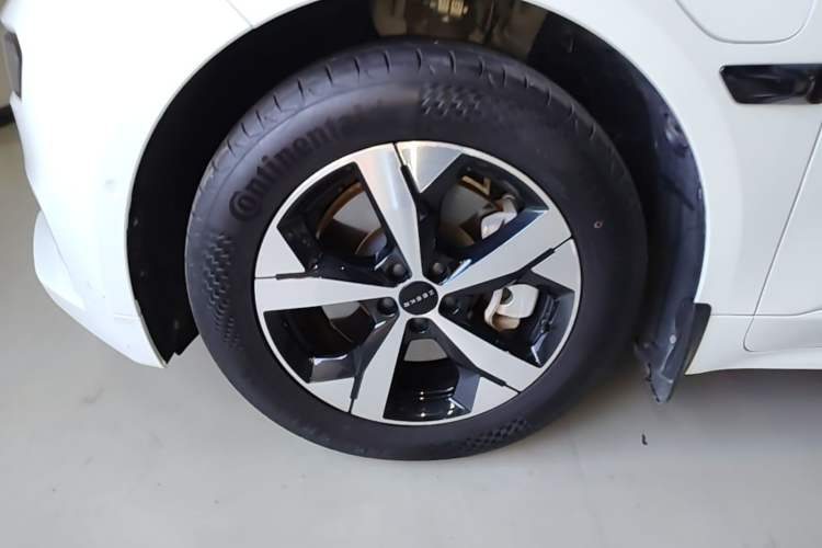 Used Zeekr 001 2023 WE Edition 86 kWh Left Front Wheel Hub
