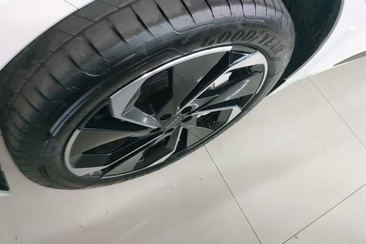 Used Zeekr 001 2023 ME Edition 100 kWh Left Front Wheel Hub