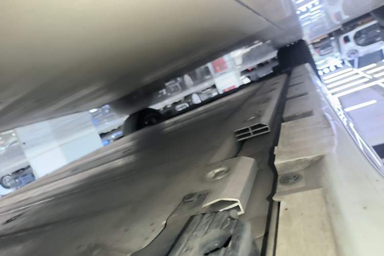 Used Zeekr 001 2023 WE Edition 86 kWh Left Side Sill