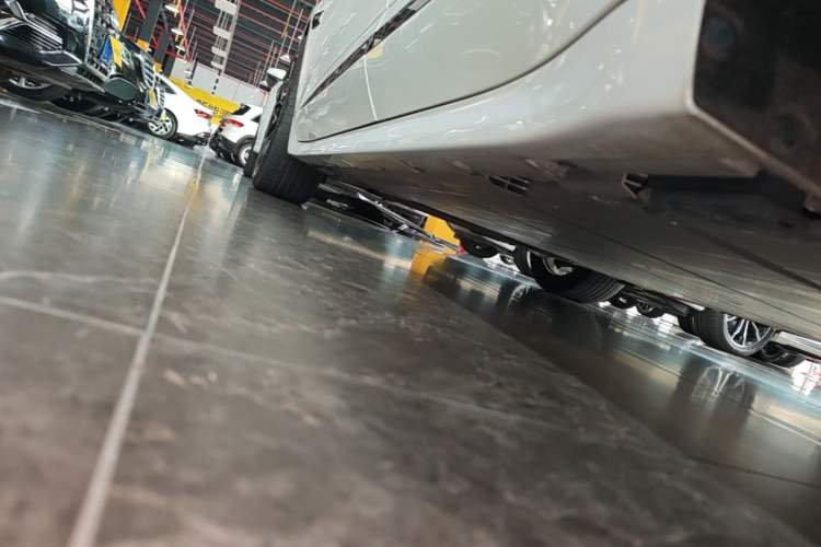 Used Zeekr 001 2023 WE Edition 86 kWh Left Side Sill