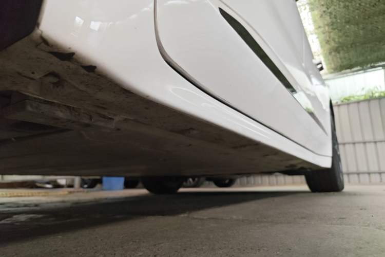 Used Zeekr 001 2023 WE Edition 86 kWh Left Side Sill