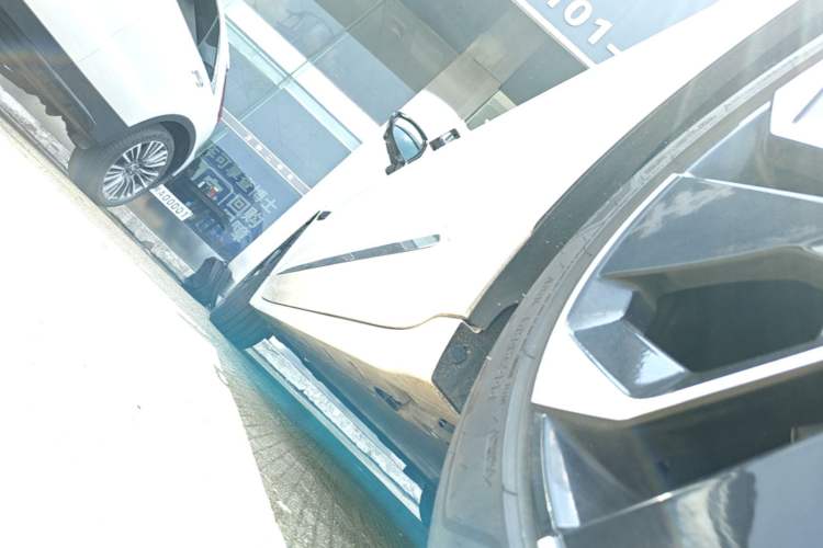 Used Zeekr 001 2023 WE Edition 100 kWh Left Side Sill