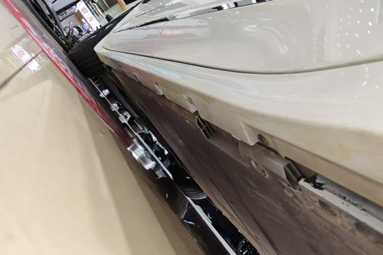 Used Zeekr 001 2023 WE Edition 100 kWh Left Side Sill