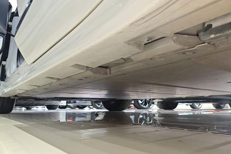 Used Zeekr 001 2023 WE Edition 100 kWh Left Side Sill