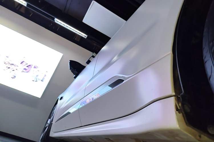 Used Zeekr 001 2023 WE Edition 86 kWh Left Side Sill