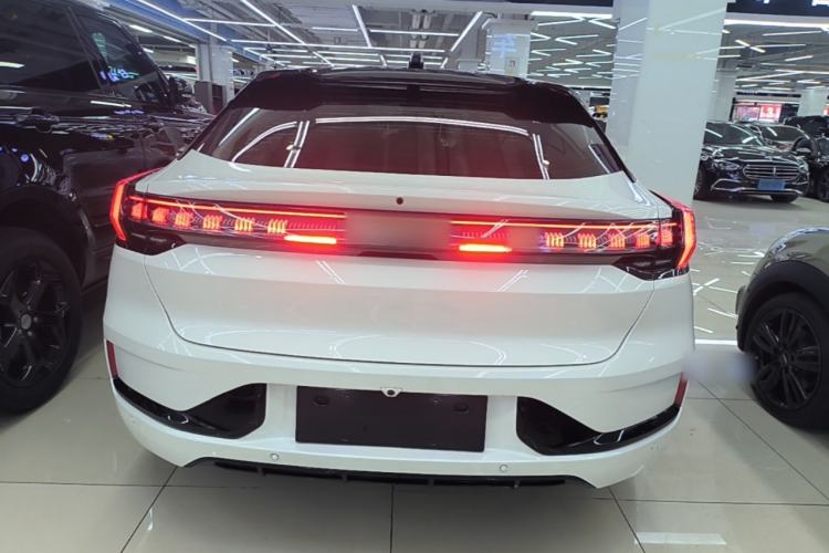 Used Zeekr 001 2023 WE Edition 86 kWh Rear