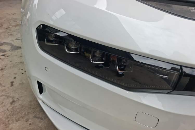 Used Zeekr 001 2023 WE Edition 100 kWh Right Front Headlight