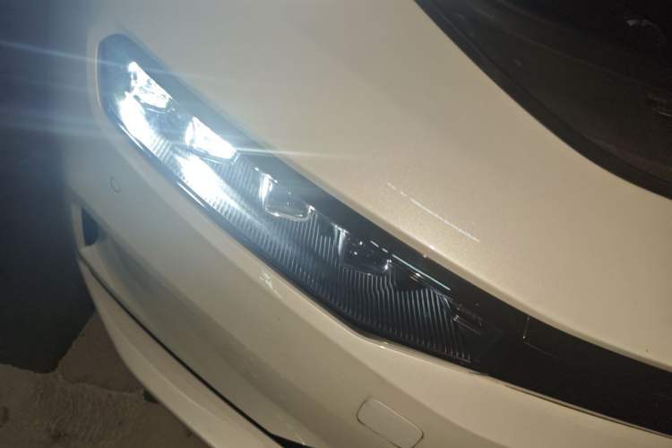 Used Zeekr 001 2023 WE Edition 100 kWh Right Front Headlight