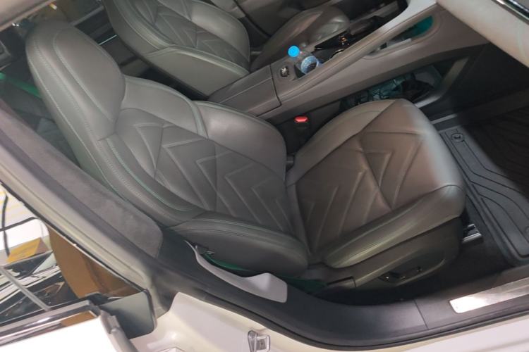 Used Zeekr 001 2023 WE Edition 86 kWh Right Front Seat