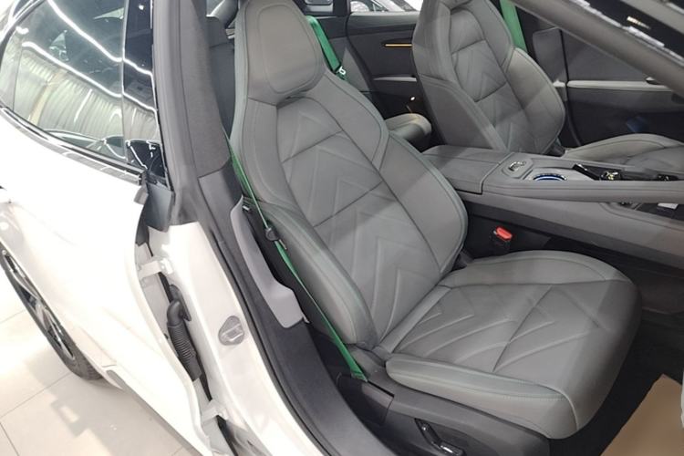 Used Zeekr 001 2023 WE Edition 100 kWh Right Front Seat