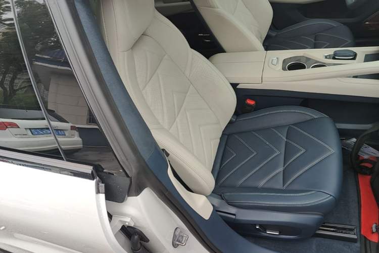 Used Zeekr 001 2023 ME Edition 100 kWh Right Front Seat