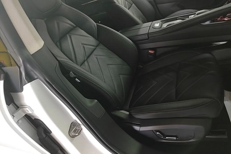 Used Zeekr 001 2023 WE Edition 100 kWh Right Front Seat