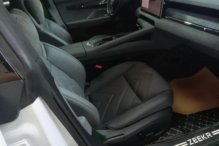 Used Zeekr 001 2023 WE Edition 100 kWh Right Front Seat