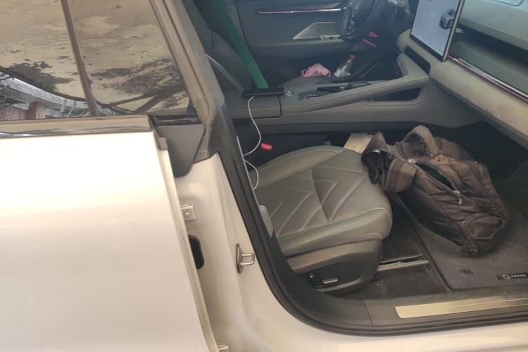 Used Zeekr 001 2023 WE Edition 100 kWh Right Front Seat