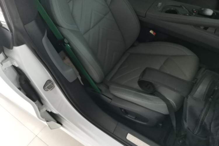 Used Zeekr 001 2023 WE Edition 86 kWh Right Front Seat