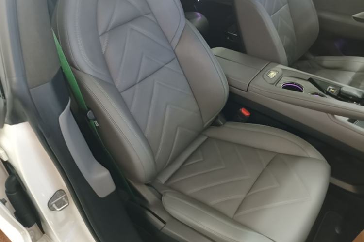 Used Zeekr 001 2023 WE Edition 86 kWh Right Front Seat