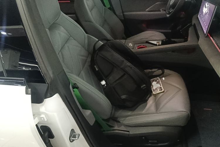 Used Zeekr 001 2023 WE Edition 86 kWh Right Front Seat