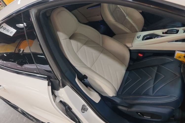 Used Zeekr 001 2023 WE Edition 86 kWh Right Front Seat