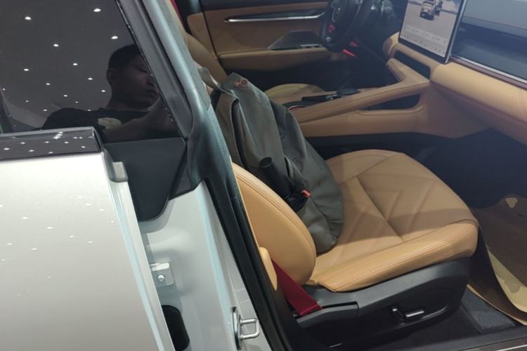 Used Zeekr 001 2023 WE Edition 86 kWh Right Front Seat
