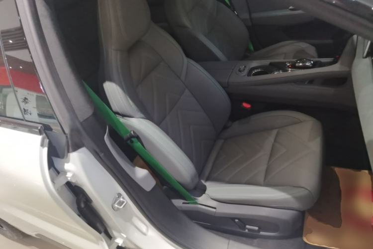 Used Zeekr 001 2023 WE Edition 100 kWh Right Front Seat