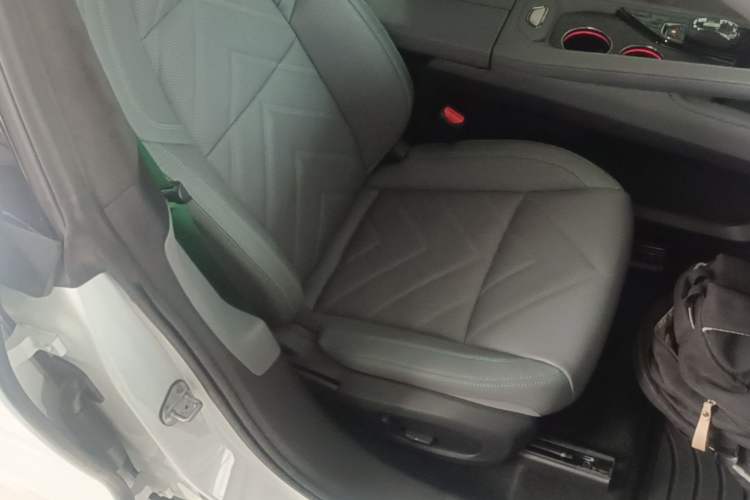 Used Zeekr 001 2023 WE Edition 100 kWh Right Front Seat