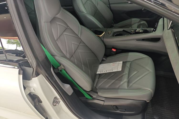 Used Zeekr 001 2023 WE Edition 100 kWh Right Front Seat