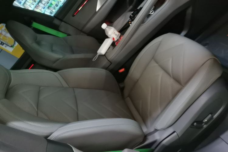 Used Zeekr 001 2023 WE Edition 86 kWh Right Front Seat