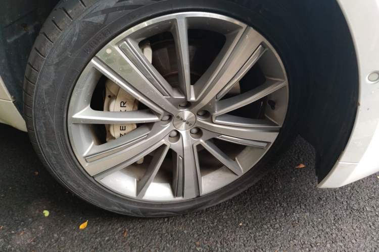 Used Zeekr 001 2023 YOU Edition 100 kWh Right Front Wheel Hub