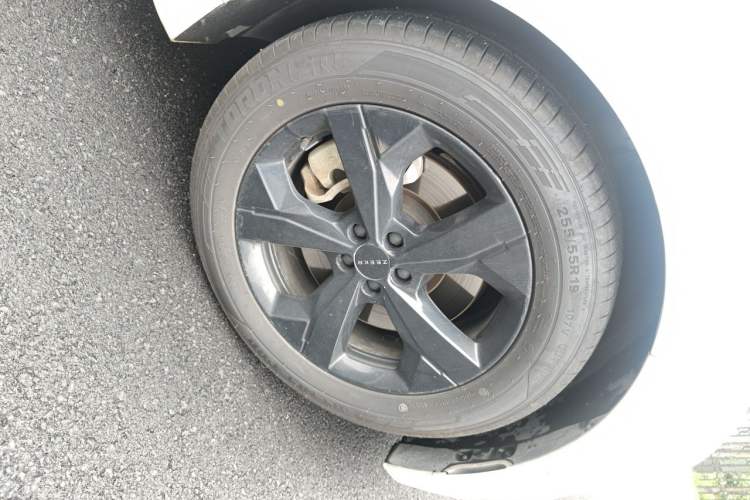 Used Zeekr 001 2023 WE Edition 86 kWh Right Front Wheel Hub