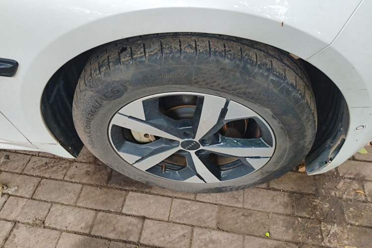 Used Zeekr 001 2023 WE Edition 100 kWh Right Front Wheel Hub