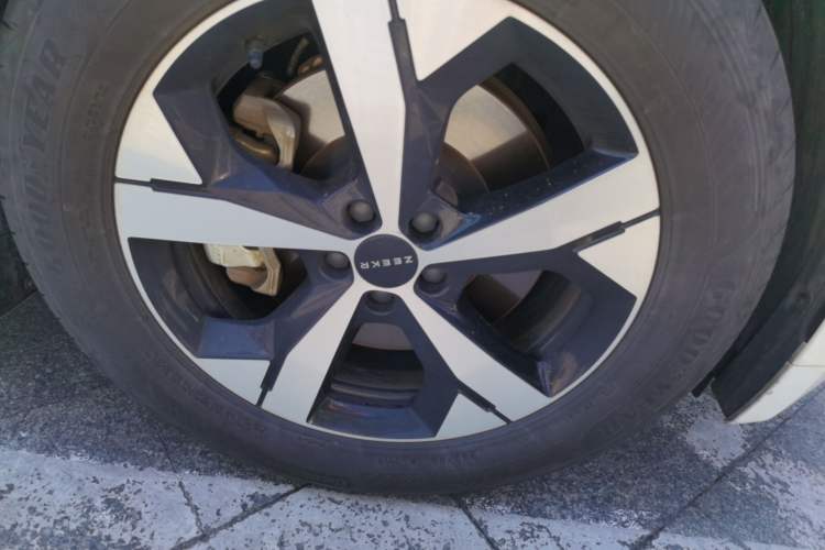 Used Zeekr 001 2023 WE Edition 100 kWh Right Front Wheel Hub