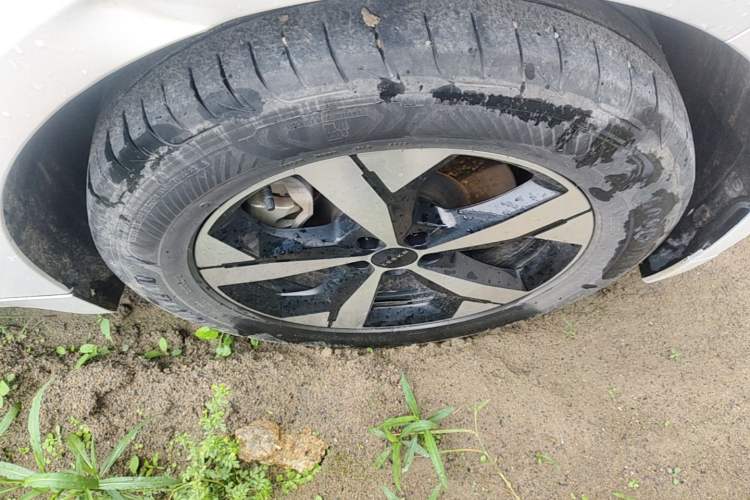 Used Zeekr 001 2023 WE Edition 100 kWh Right Front Wheel Hub