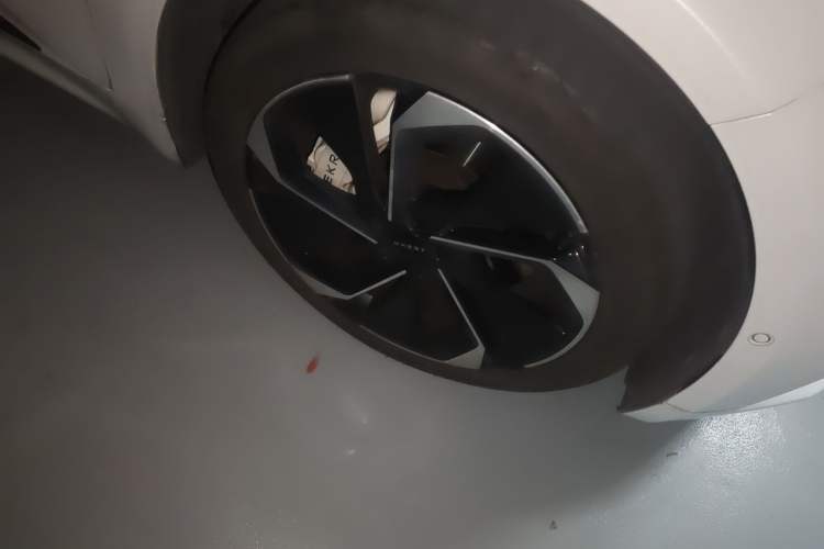 Used Zeekr 001 2023 ME Edition 100 kWh Right Front Wheel Hub